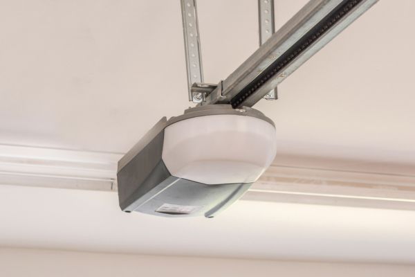 Selecting the right garage door opener can feel overwhelming, but we can simplify the process by considering our specific needs and preferences.